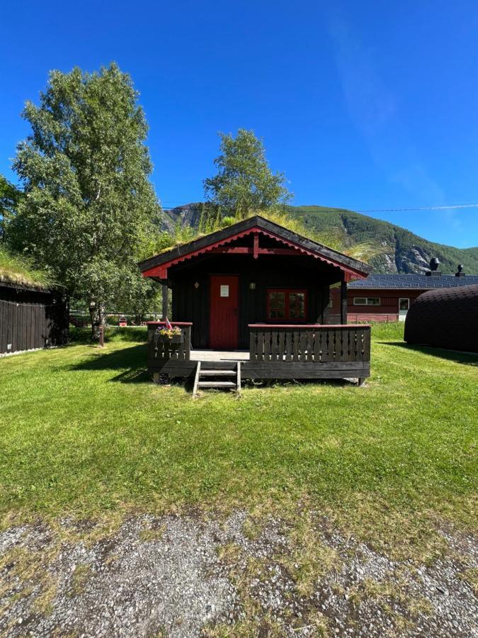 Vistdal Camping Hotell Myklebostad  Eksteriør bilde