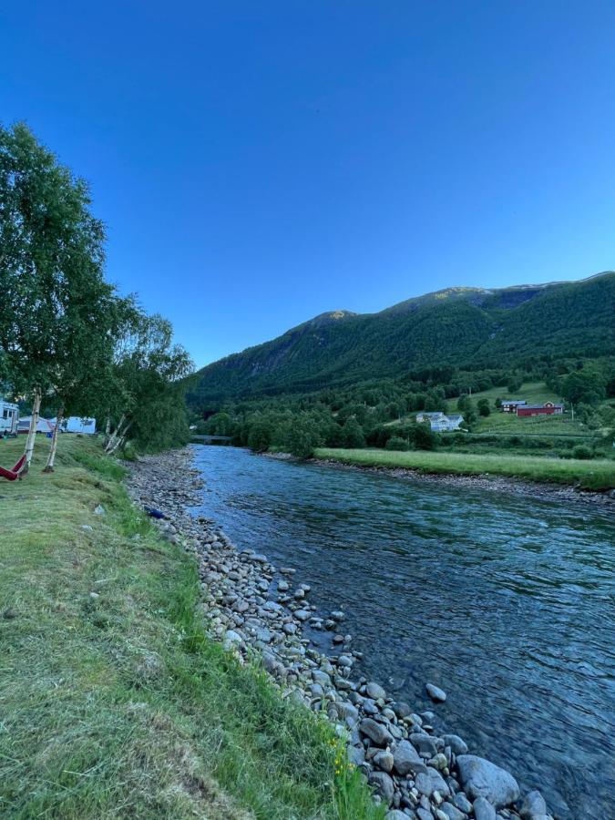 Vistdal Camping Hotell Myklebostad  Eksteriør bilde