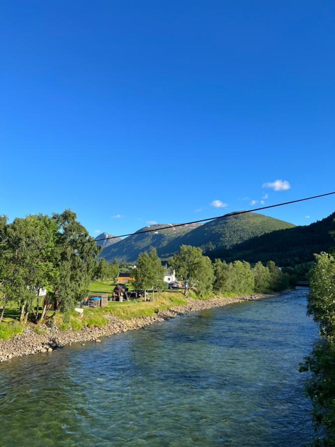 Vistdal Camping Hotell Myklebostad  Eksteriør bilde